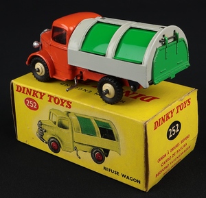 Dinky toys 252 refuse wagon ll613 back