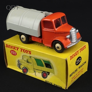 Dinky toys 252 refuse wagon ll613 front
