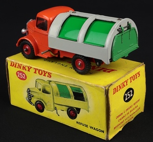 Inky toys 252 refuse wagon ll614 back