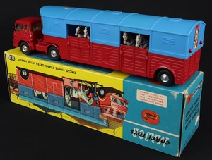 Corgi toys 1130 circus horse transporter horses ll633 back