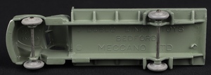 Dublo dinky toys 066 bedford flat truck c357 base