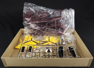 Aurora kit 828 chitty chitty bang bang kit ll727 inside