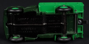 Dinky toys 25w bedford truck ll746 base