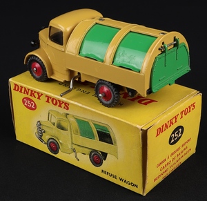 Dinky toys 252 refuse wagon cc823 back