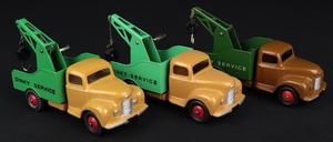 Dinky toys 430 breakdown lorry compare