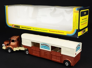 Corgi toys 1105 berliet horse transporter ll809 back