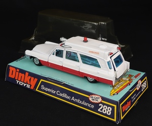 Dinky toys 288 superior cadillac ambulance s493 back