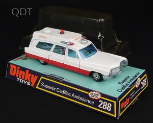 Dinky toys 288 superior cadillac ambulance s493 front