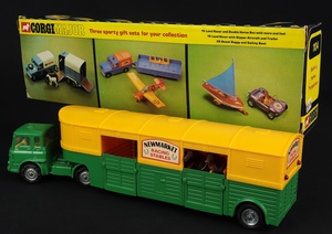 Corgi toys 1104 bedford horse transporter newmarket ll875 back