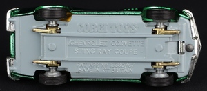 Corgi toys 300 chevrolet corvette stingray mm133 base