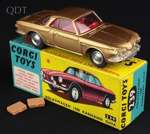 Corgi toys 239 volkswagen 1500 karmann ghia gold mm1446 front